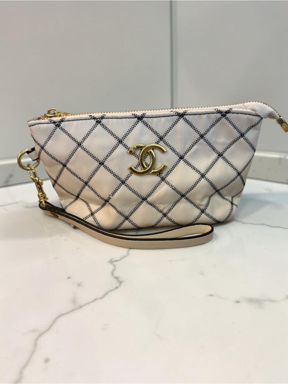 Source Unknown White Quilted Wristlet with Black Stitching and Gold Hardware